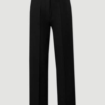 Calças pretas com pregas frontais e cintura ajustada
