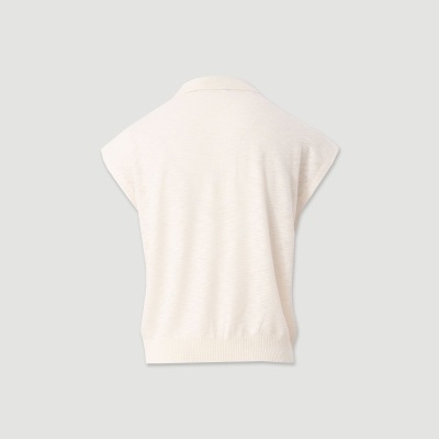 Camisola creme sem mangas com gola polo e bainha canelada