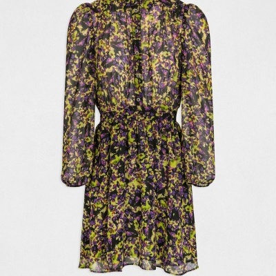 Vestido feminino curto transparente com padrão floral amarelo e roxo