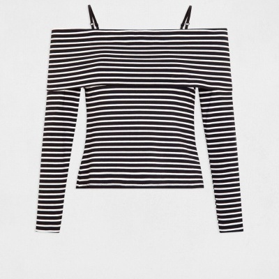 Top feminino riscas preto e branco com mangas compridas e alças finas