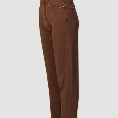 Calças de ganga castanhas com corte direito e bainha virada