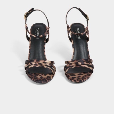 Sandálias de salto com padrão animal print castanho e preto com tiras e fivela dourada