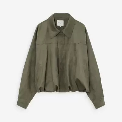 Casaco verde-oliva oversized com gola clássica e bolsos frontais