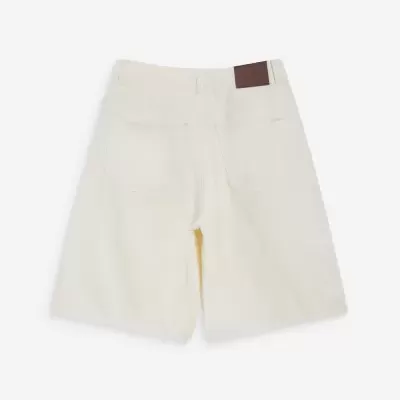 Calções de ganga creme com bolsos traseiros e etiqueta GRACE & MILA