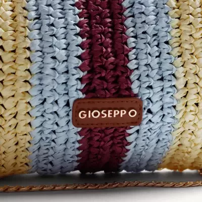 Mala de mão trançada com riscas bege, azul claro e vermelho escuro e etiqueta GIOSEPPO