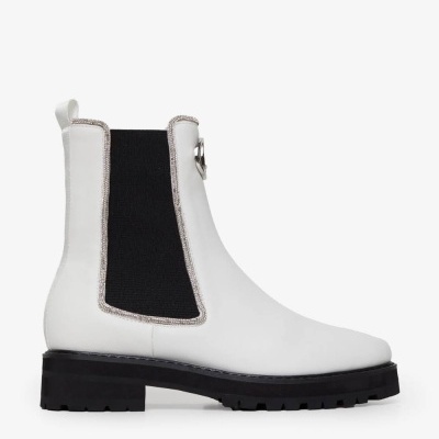 Bota branca em pele com elástico preto e sola preta