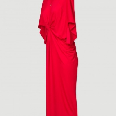 Vestido longo vermelho com nó frontal e mangas curtas largas