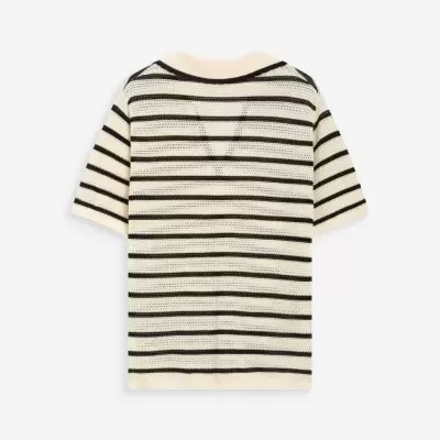 Camisola de malha bege com riscas pretas e gola creme