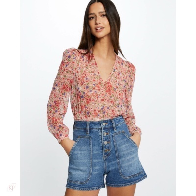 Top floral com calções de ganga azul claro