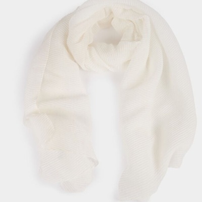 Lenço branco canelado leve e transparente