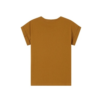 T-shirt castanha de manga curta com gola redonda sobre fundo branco