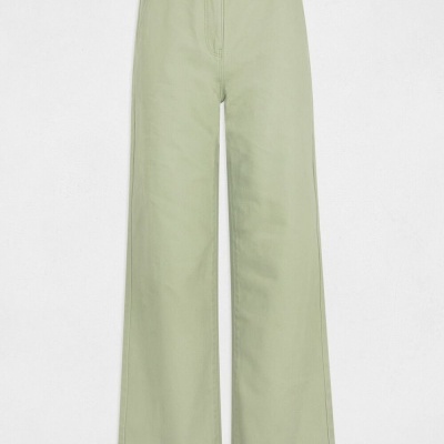 Calças largas verdes claras com cinto