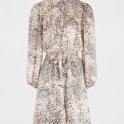 Vestido fluido com padrão animal print bege e castanho e cinto