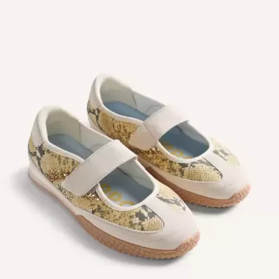 Sapatilhas infantis tipo Mary Jane com padrão de pele de cobra e tira de velcro