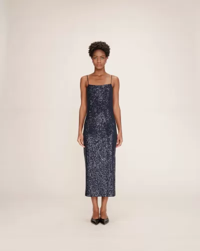 Vestido longo azul de lantejoulas com alças finas