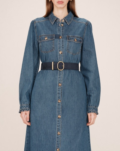 Vestido de ganga azul com botões e cinto preto