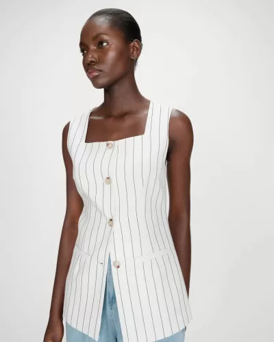 Colete feminino branco com riscas verticais pretas e botões bege