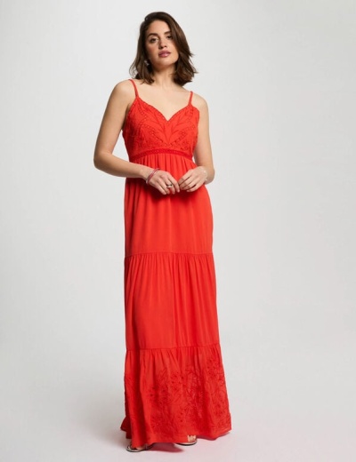 Vestido longo vermelho com renda e alças finas