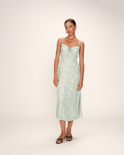 Vestido comprido feminino verde claro com padrão floral e laço no decote