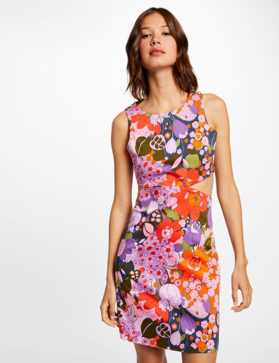 Vestido floral colorido sem mangas com corte na cintura