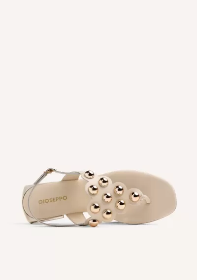 Sandália bege GIOSEPPO com detalhes dourados e tira no tornozelo