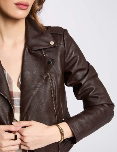 Jaqueta de pele sintética castanha escura com fecho zip e botões prateados