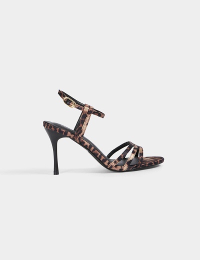 Sandália de salto alto com padrão animal print castanho e preto