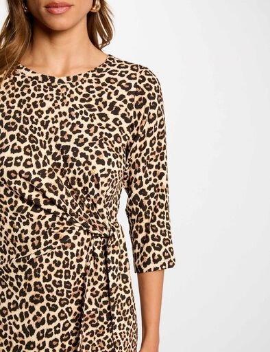Vestido estampado leopardo com nó na cintura e mangas três quartos