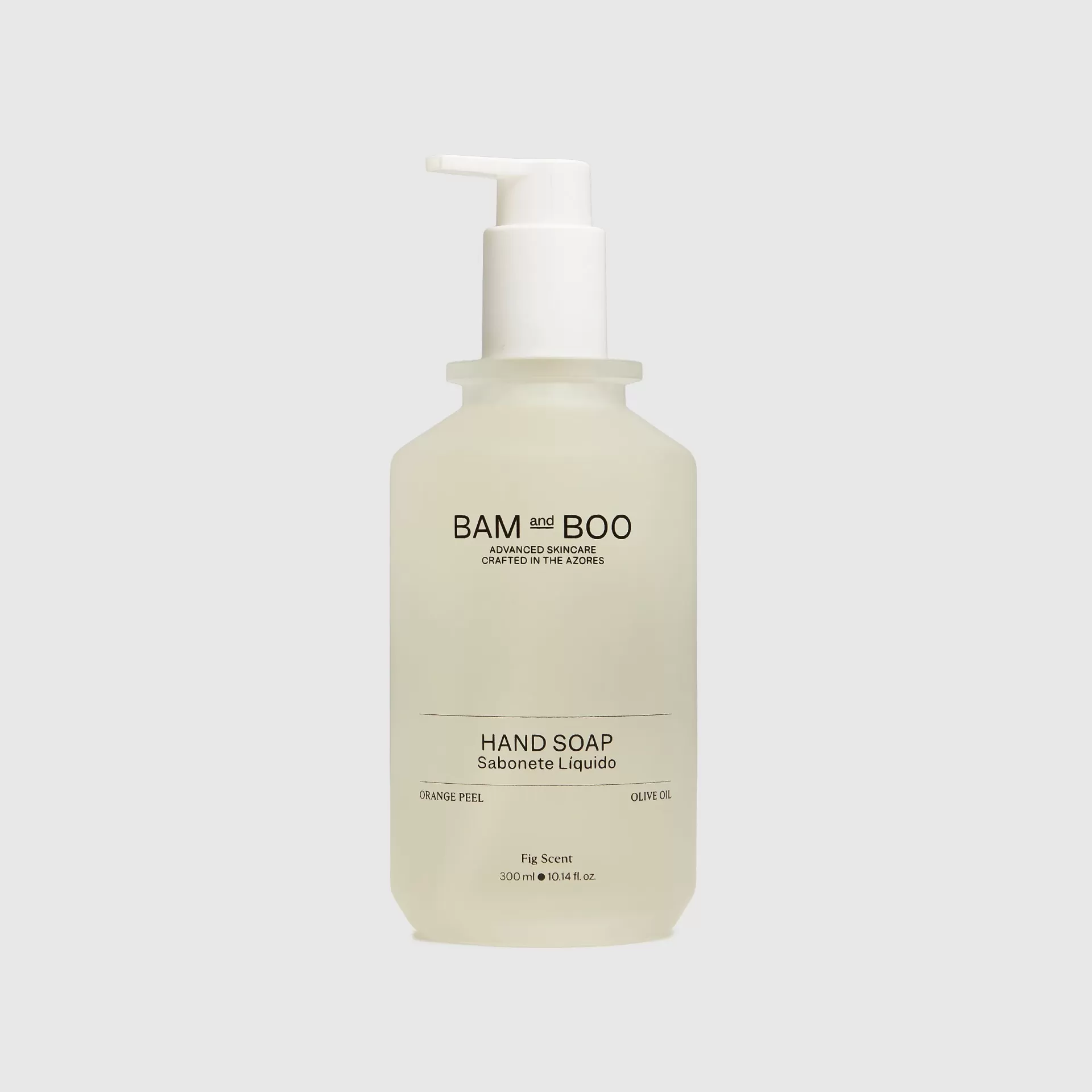 Frasco de sabonete líquido com doseador branco e texto BAM and BOO
