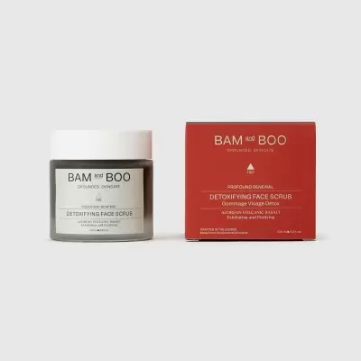 Frasco de esfoliante facial BAM and BOO com caixa laranja em fundo branco