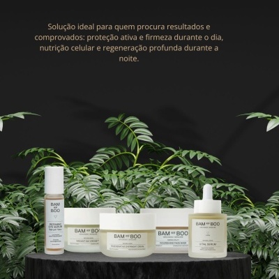 Kit premium anti-idade com cinco produtos de cuidados de pele Bam and Boo em cenário com plantas verdes e fundo preto.