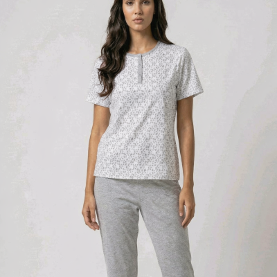 Pijama feminino branco e cinza com padrão, tecido confortável