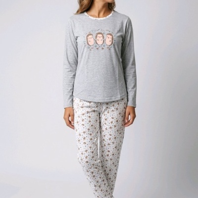 Pijama feminino cinza claro manga comprida com estampa de ouriços e calças brancas com padrão de ouriços