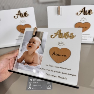 Placa decorativa para avós com foto de bebé e texto em português