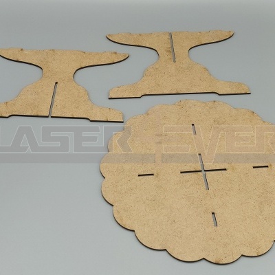 Peças de madeira cortadas a laser para montagem