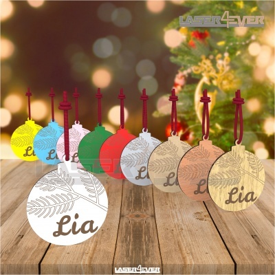 Dez etiquetas redondas coloridas e decorativas penduradas em cordões vermelhos