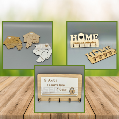 Porta-chaves de madeira com design de casa e inscrições personalizadas