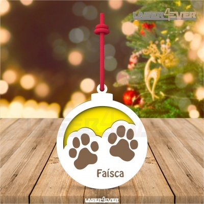 Enfeite de Natal redondo branco com pegadas castanhas e nome Faísca