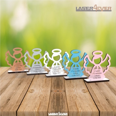 Lembranças em forma de anjo de madeira colorida para Comunhão