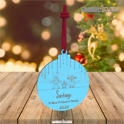 Ornamento de Natal azul claro com desenho de bonecos de gengibre e texto personalizado suspenso