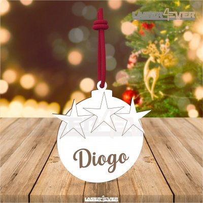 Decoração de Natal branca com estrelas e nome Diogo pendurada
