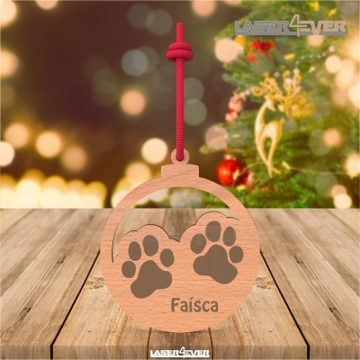 Ornamento de Natal em madeira com patas gravadas e nome Faísca