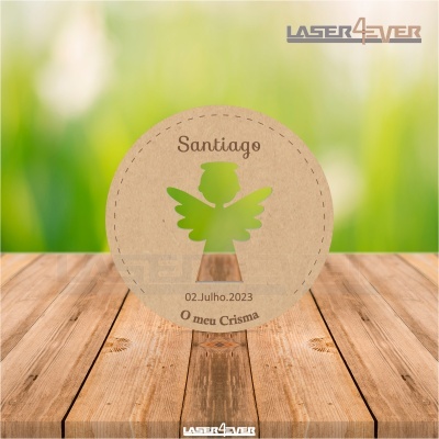 Disco redondo em cortiça com texto e silhueta de anjo em verde