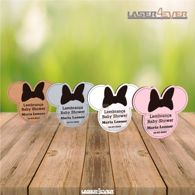 Lembranças Baby Shower em madeira em forma de orelhas de rato com laço em várias cores