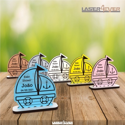 Lembranças de barco em acrílico com texto Baby Shower João 04/09/2021 em várias cores