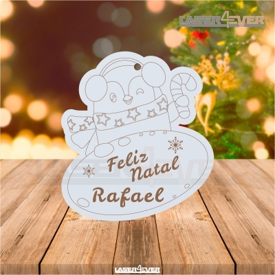 Ornamento de Natal de madeira com pinguim e mensagem personalizada