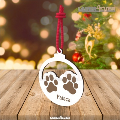 Ornamento de Natal branco com pegadas e nome Faísca