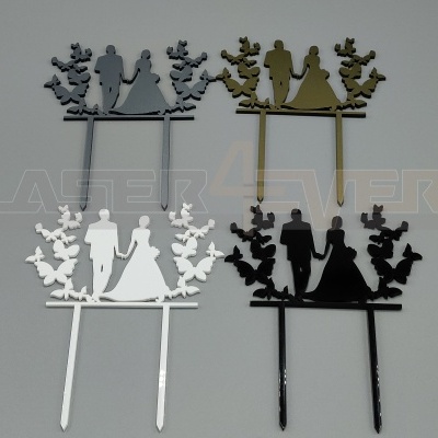 Quatro toppers de bolo de casal de noivos em metal com corações em cinzento, dourado, branco e preto