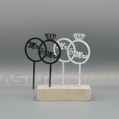 Suportes decorativos em acrílico preto e branco com texto 'Mr & Mrs' em bloco de madeira