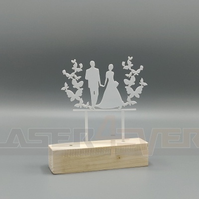 Topo de bolo em acrílico com figuras de casamento e base de madeira